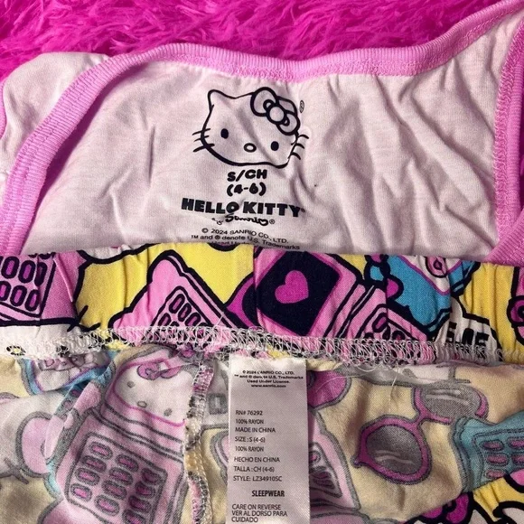 Hello Kitty Pajama Set Size Small - Picture 4 of 4